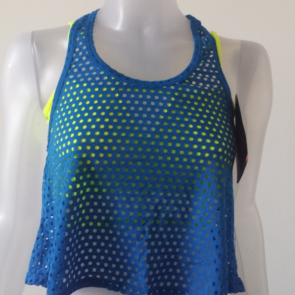 Tank top sport for women. NWT. One size